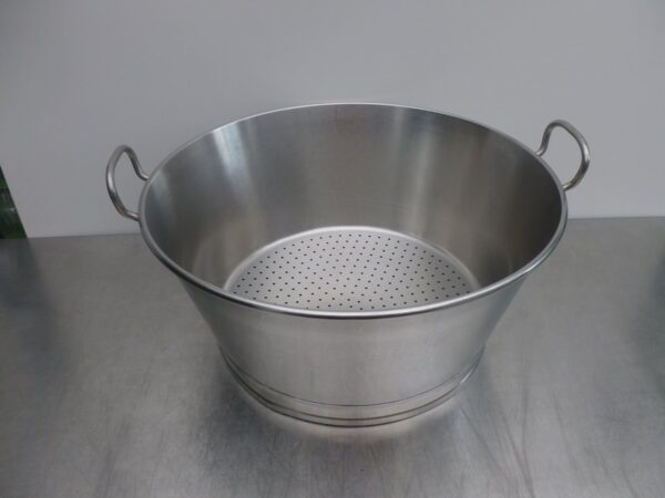 keukenmateriaal - groot vergiet inox - huren rondom Sint-Niklaas