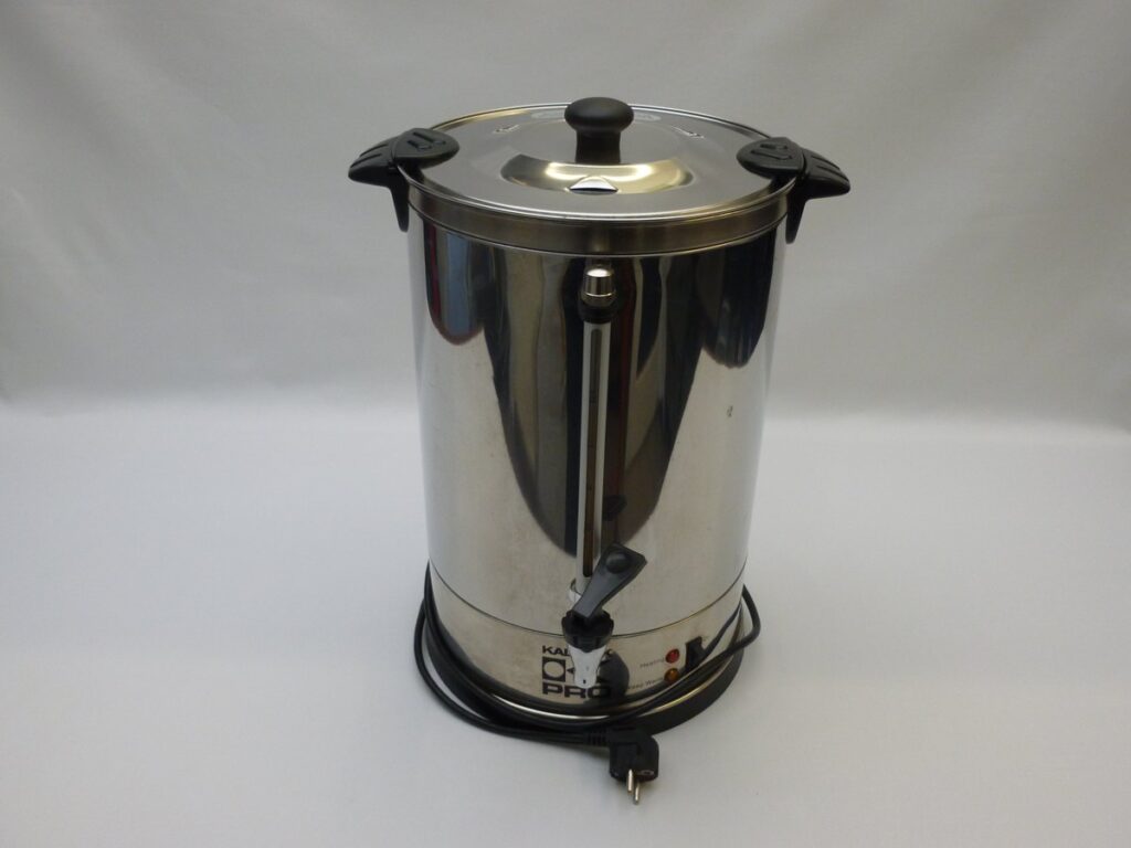 keukenmateriaal - koffiepercolator 55 tassen - huren rondom Sint-Niklaas
